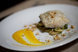 Preparazione Baccalà con salsa di carote, carciofi, noci e polvere di rosmarino - Fase 7