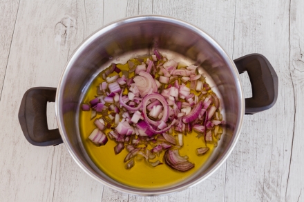 Preparazione Crema di zucchine e crostini alla paprika - Fase 1 Preparazione Crema di zucchine e crostini alla paprika - Fase 1