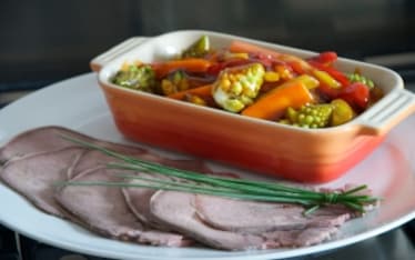 Lingua salmistrata con verdure in agrodolce