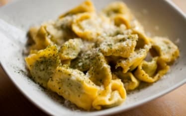 Ravioli del Plin con ricotta e spinaci