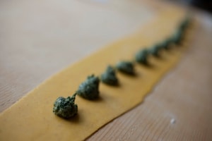 Preparazione Ravioli del Plin con ricotta e spinaci - Fase 7