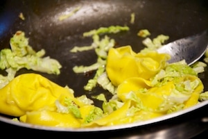 Preparazione Ravioli di lingua e verza - Fase 3