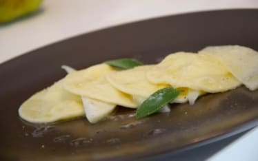 Ravioli pere e taleggio