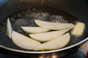 Preparazione Ravioli pere e taleggio - Fase 3