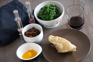 Preparazione Risotto con spinaci, gallina e uvetta - Fase 1