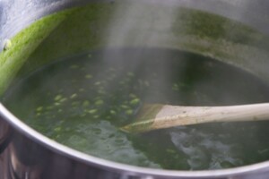 Preparazione Risotto con spinaci, gallina e uvetta - Fase 2