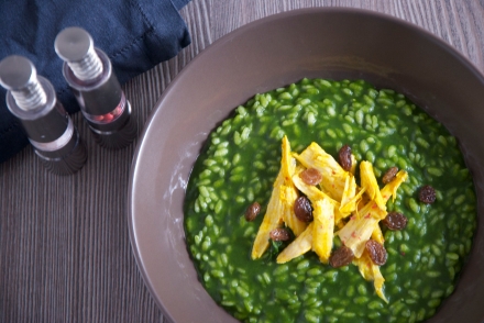 Preparazione Risotto con spinaci, gallina e uvetta - Fase 3 Preparazione Risotto con spinaci, gallina e uvetta - Fase 3