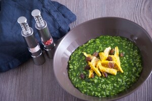 Preparazione Risotto con spinaci, gallina e uvetta - Fase 3