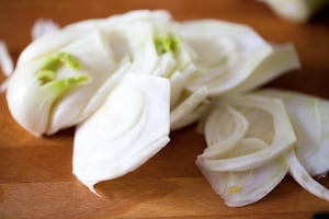 Preparazione Insalata di arance, songino, pistacchi e finocchi - Fase 1