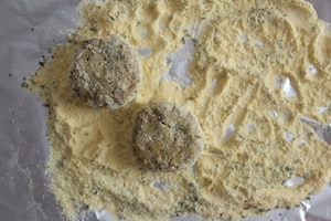 Preparazione Polpette di quinoa alla curcuma con radicchio e noci - Fase 3