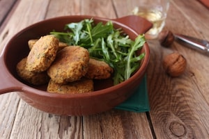 Preparazione Polpette di quinoa alla curcuma con radicchio e noci - Fase 3