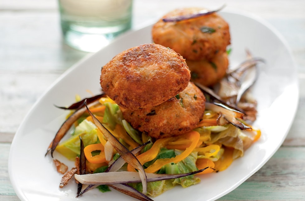 Polpette di salmone e cous cous con verdure ricetta