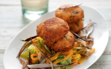 Polpette di salmone e cous cous con verdure