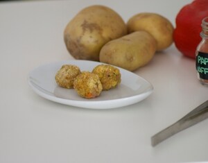 Preparazione Polpette con patate alla paprika  - Fase 2