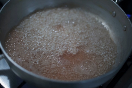 Preparazione Risotto al Lambrusco di Sorbara, radicchio rosso e mandorle - Fase 3 Preparazione Risotto al Lambrusco di Sorbara, radicchio rosso e mandorle - Fase 3