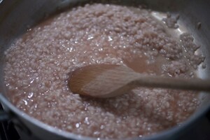 Preparazione Risotto al Lambrusco di Sorbara, radicchio rosso e mandorle - Fase 3
