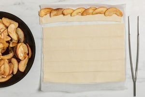 Preparazione Rose di pasta sfoglia e mele alla cannella - Fase 3