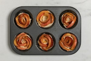 Preparazione Rose di pasta sfoglia e mele alla cannella - Fase 5