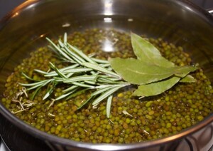 Preparazione Pesce sciabola su crema di soia verde alle erbe aromatiche - Fase 1