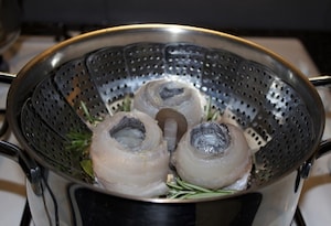 Preparazione Pesce sciabola su crema di soia verde alle erbe aromatiche - Fase 2