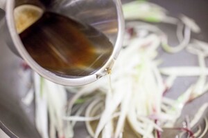 Preparazione Timpano di tagliatelle, peperoni e acciughe - Fase 2