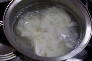 Preparazione Timpano di tagliatelle, peperoni e acciughe - Fase 6