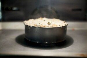 Preparazione Timpano di tagliatelle, peperoni e acciughe - Fase 10