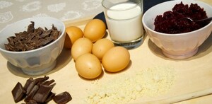 Preparazione Torta al cioccolato e barbabietola - Fase 1