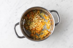 Preparazione Vellutata di cavolfiore e latte di cocco - Fase 2