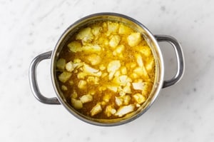 Preparazione Vellutata di cavolfiore e latte di cocco - Fase 3