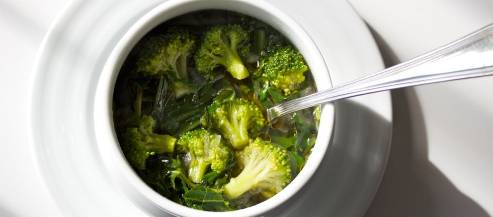 Zuppa di broccoli e cicoria allo zenzero ricetta