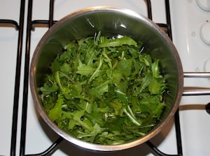 Preparazione Zuppa di broccoli e cicoria allo zenzero - Fase 2