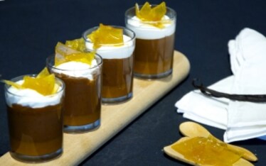 Bicchierini di cioccolato al caramello salato