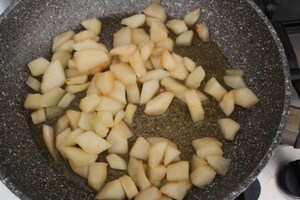 Preparazione Pie di pere e cioccolato - Fase 2