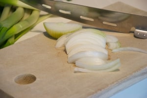 Preparazione Torta salata con cipollotto, spinaci e gorgonzola - Fase 2
