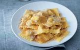 Agnolotti di spinaci e brasato