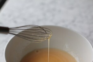 Preparazione Budino alla vaniglia con pesche caramellate - Fase 2