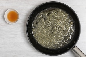 Preparazione Calamarata con gamberi al passito e asparagi  - Fase 3