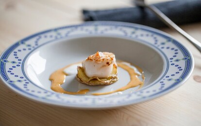 Capesante con maionese al curry e salsa allo yogurt