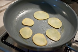 Preparazione Capesante con maionese al curry e salsa allo yogurt - Fase 1