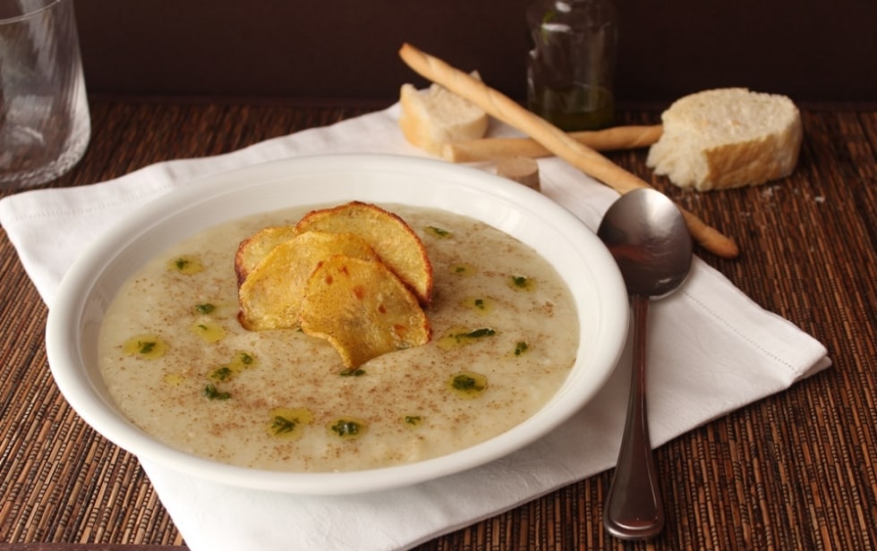 Crema di topinambur con olio alle erbe ricetta