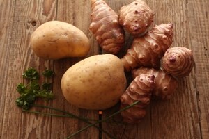 Preparazione Crema di topinambur con olio alle erbe - Fase 1