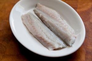 Preparazione Filetti di branzino con spinaci piccanti - Fase 4