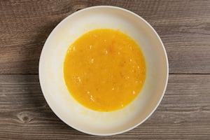 Preparazione Frittata con porri e acciughe - Fase 2