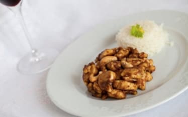 Pollo con anacardi e riso Basmati