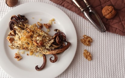 Radicchio al forno con briciole croccanti e noci