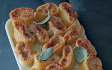 Rigatoni ripieni al profumo di salvia