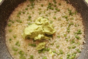 Preparazione Risotto con fave e piselli al rosmarino - Fase 2