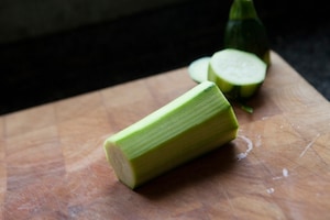 Preparazione Spaghetti di farro con patate e zucchine - Fase 2