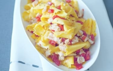 Stracci allo zafferano con rombo e pomodoro 